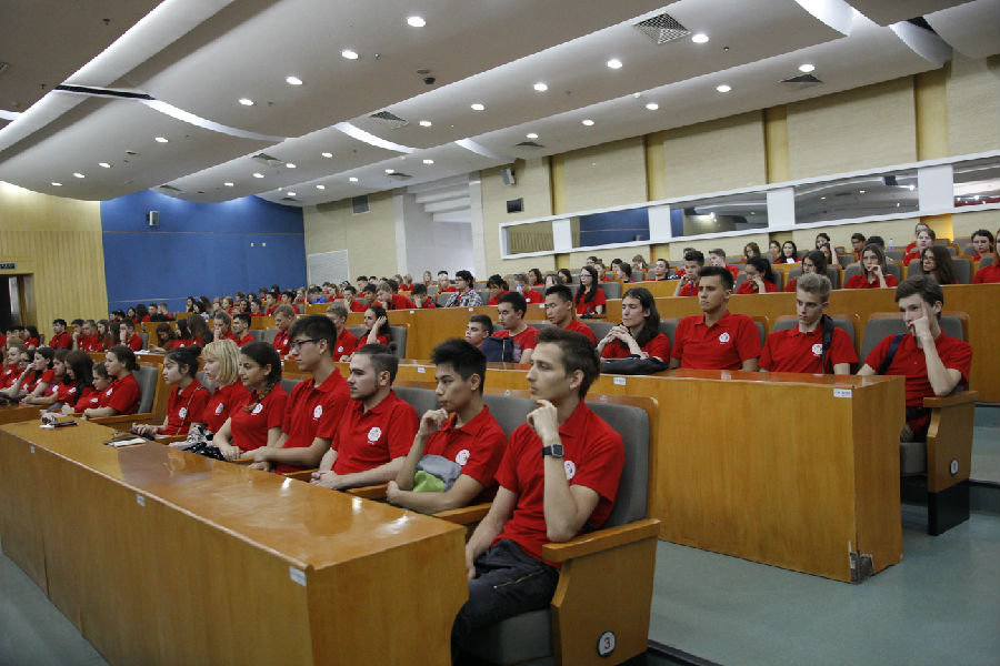 我校举行2016级留学生新生开学典礼